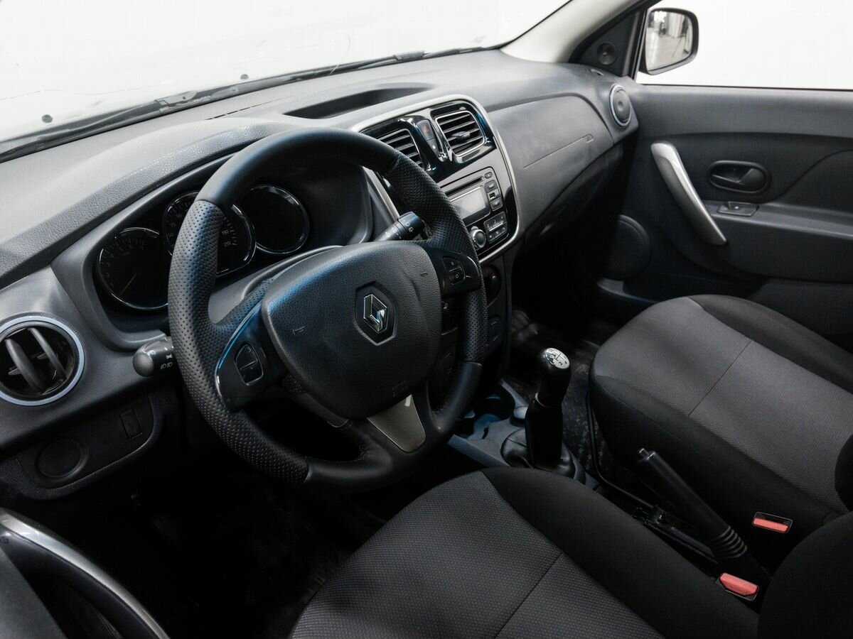 Renault Sandero б/у, 2016, Механическая. Фото: #11