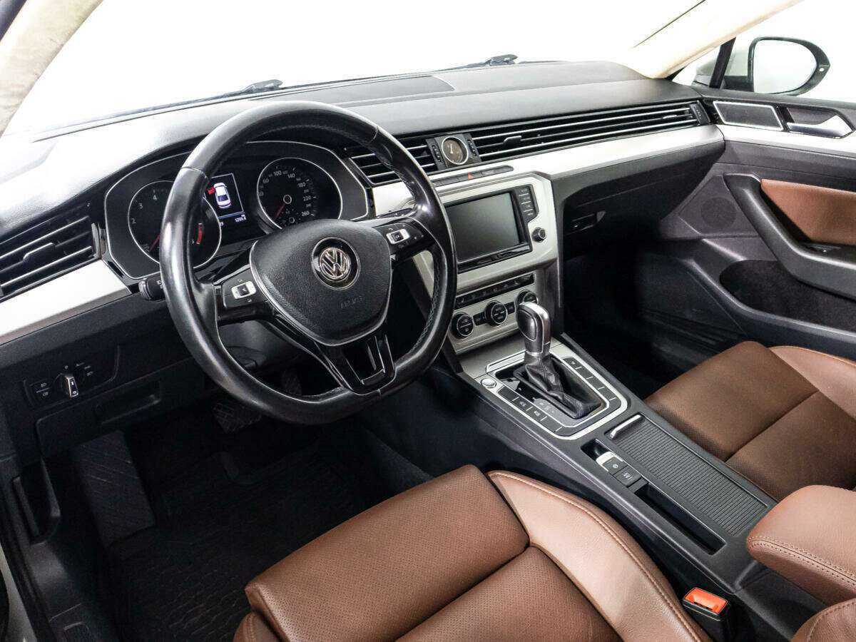 Volkswagen Passat б/у, 2017, Роботизированная. Фото: #10