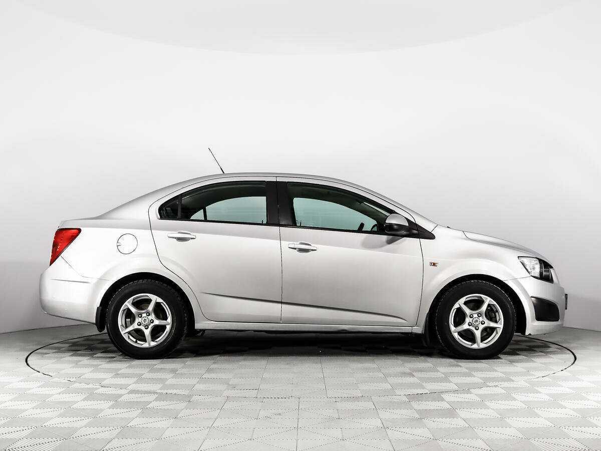 Chevrolet Aveo б/у, 2014, Механическая. Фото: #3