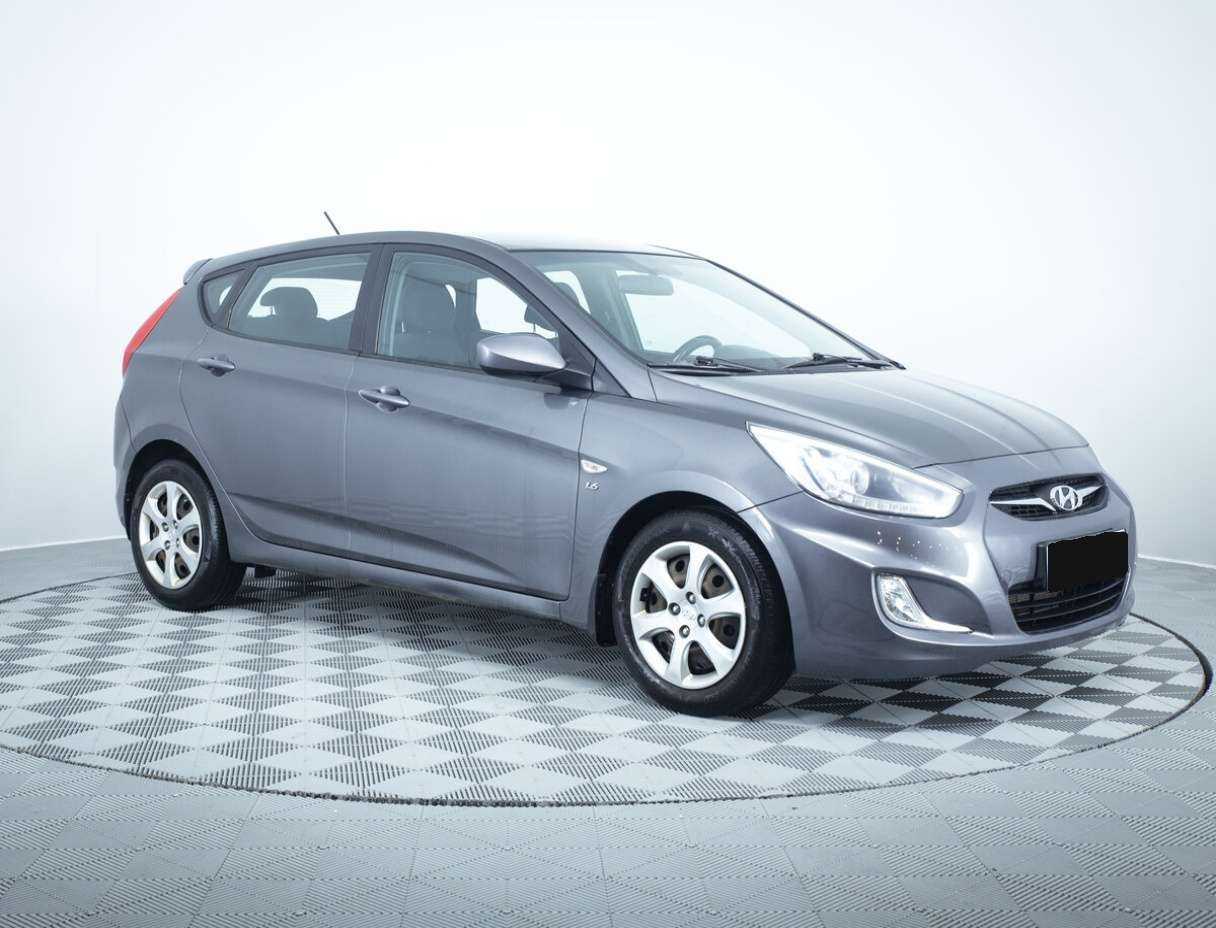 Hyundai Solaris б/у, 2013, Автоматическая. Фото: #2