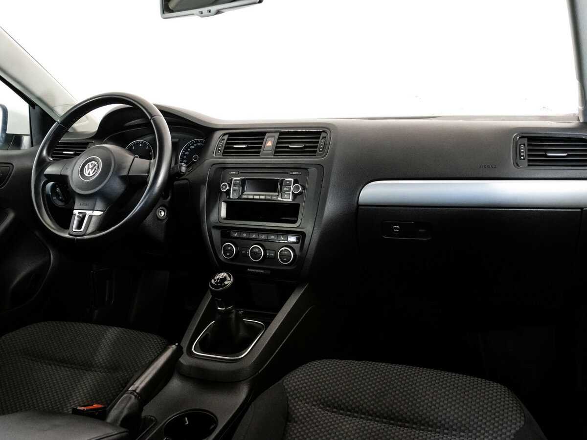 Volkswagen Jetta б/у, 2013, Механическая. Фото: #6