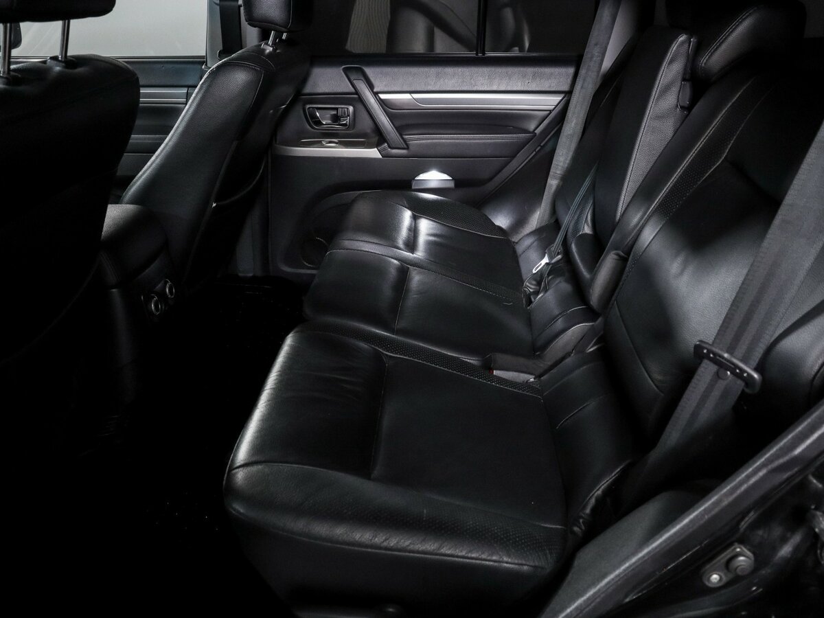 Mitsubishi Pajero б/у, 2012, Автоматическая. Фото: #7