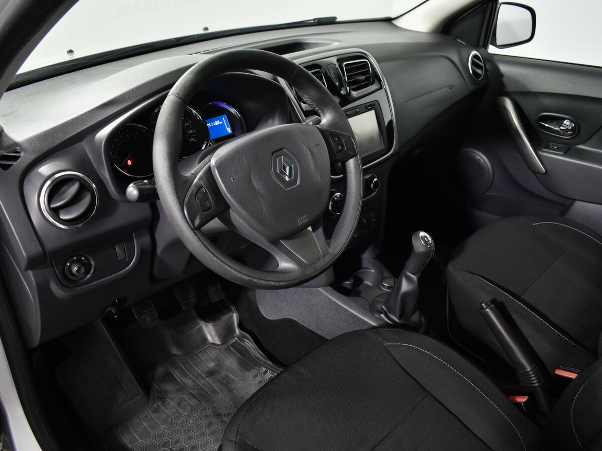 Renault Sandero б/у, 2016, Механическая. Фото: #8