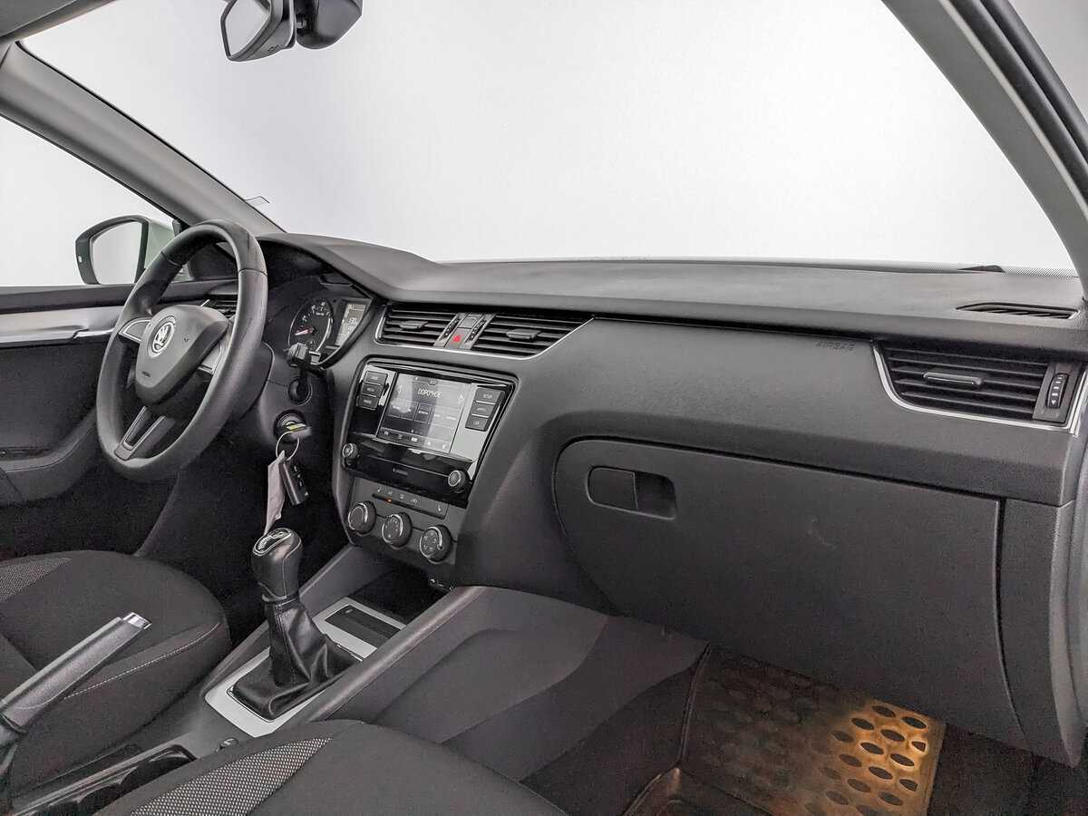 Skoda Octavia б/у, 2017, Механическая. Фото: #8