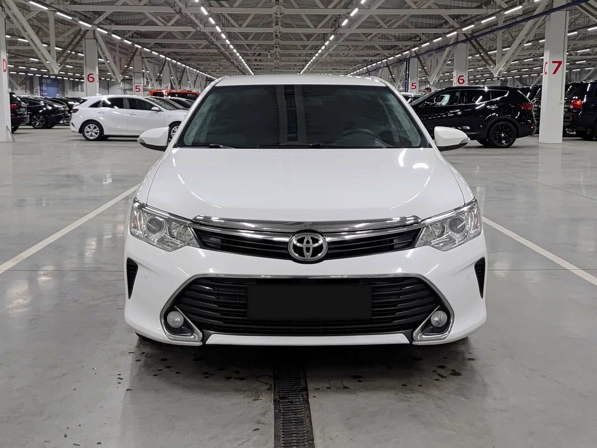 Toyota Camry б/у, 2017, Автоматическая. Фото: #1