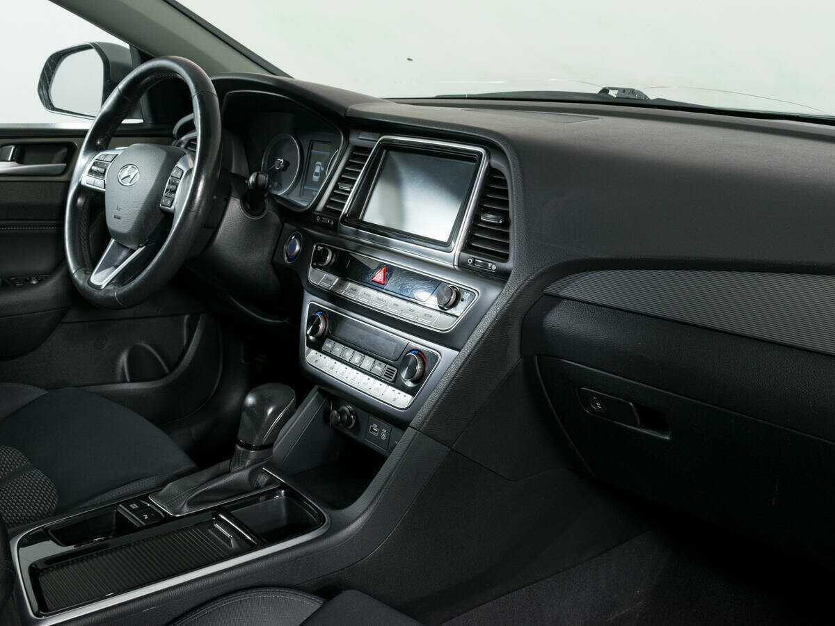 Hyundai Sonata б/у, 2017, Автоматическая. Фото: #2