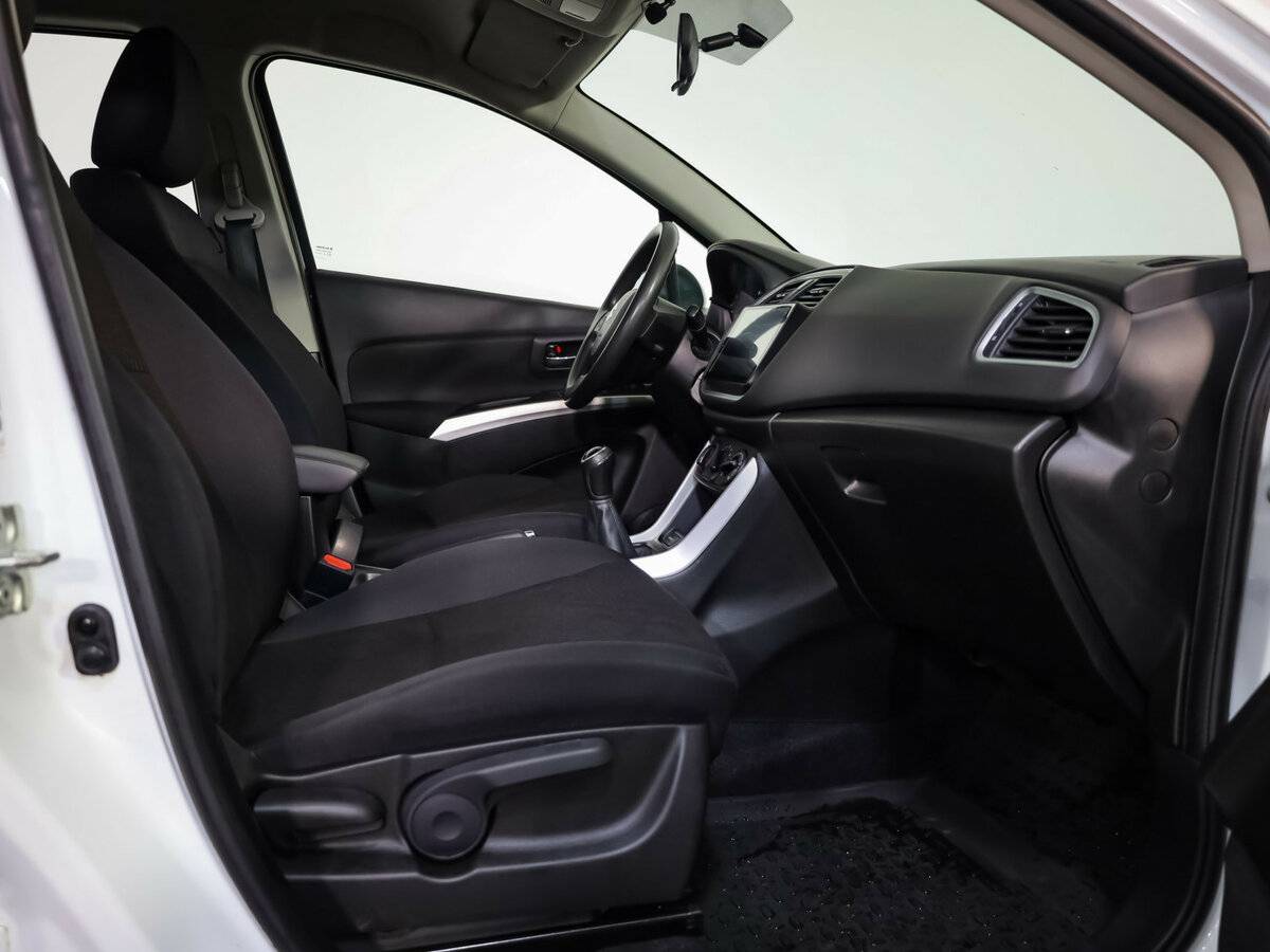 Suzuki SX4 б/у, 2017, Механическая. Фото: #17