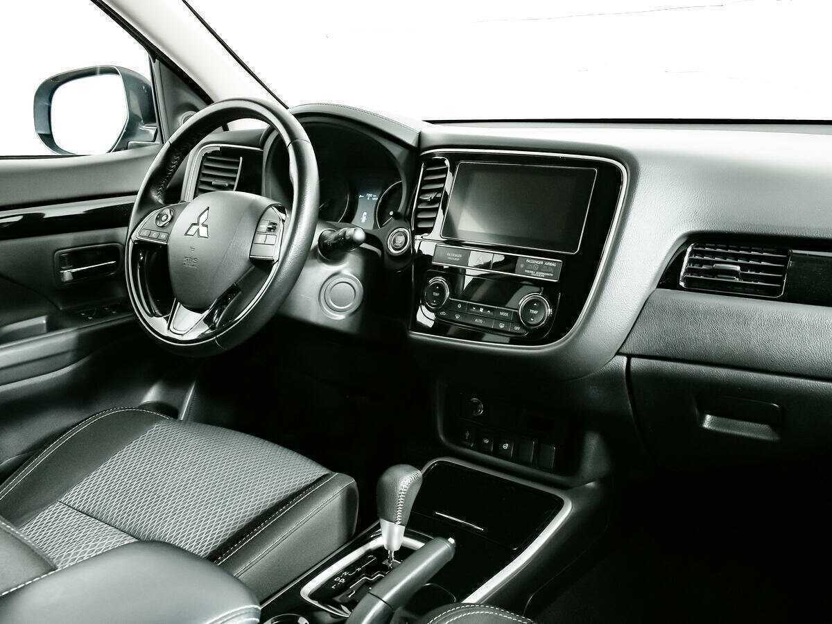 Mitsubishi Outlander б/у, 2018, Вариатор. Фото: #6