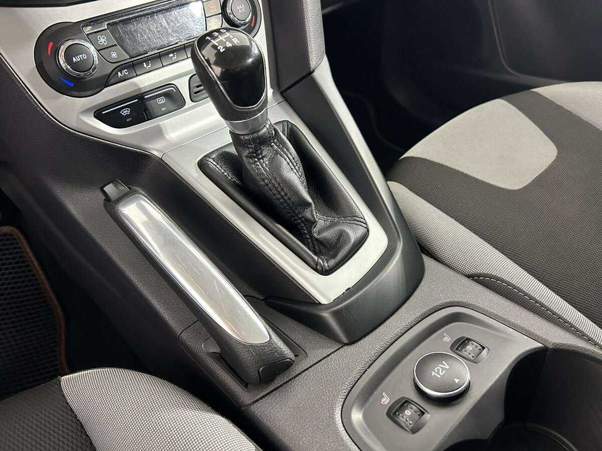 Ford Focus б/у, 2013, Механическая. Фото: #12