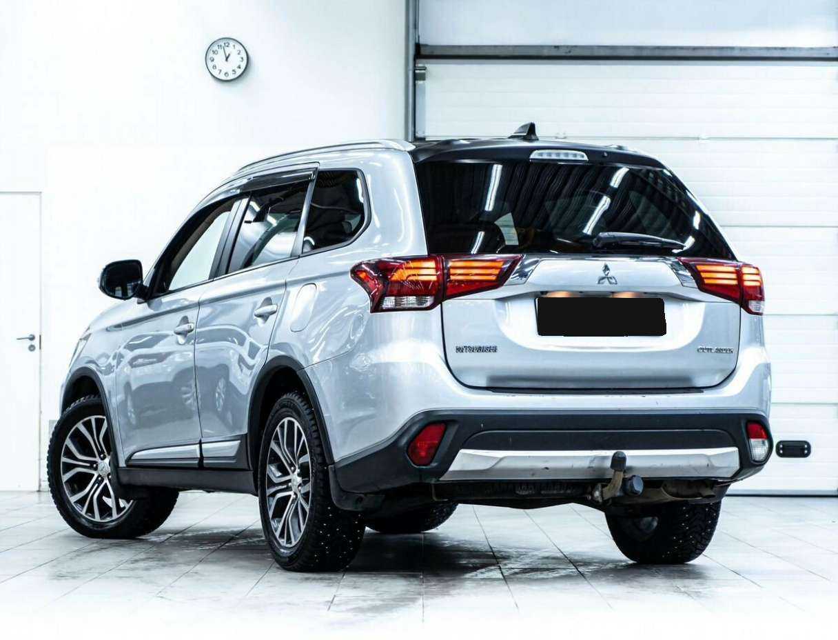 Mitsubishi Outlander б/у, 2017, Вариатор. Фото: #3