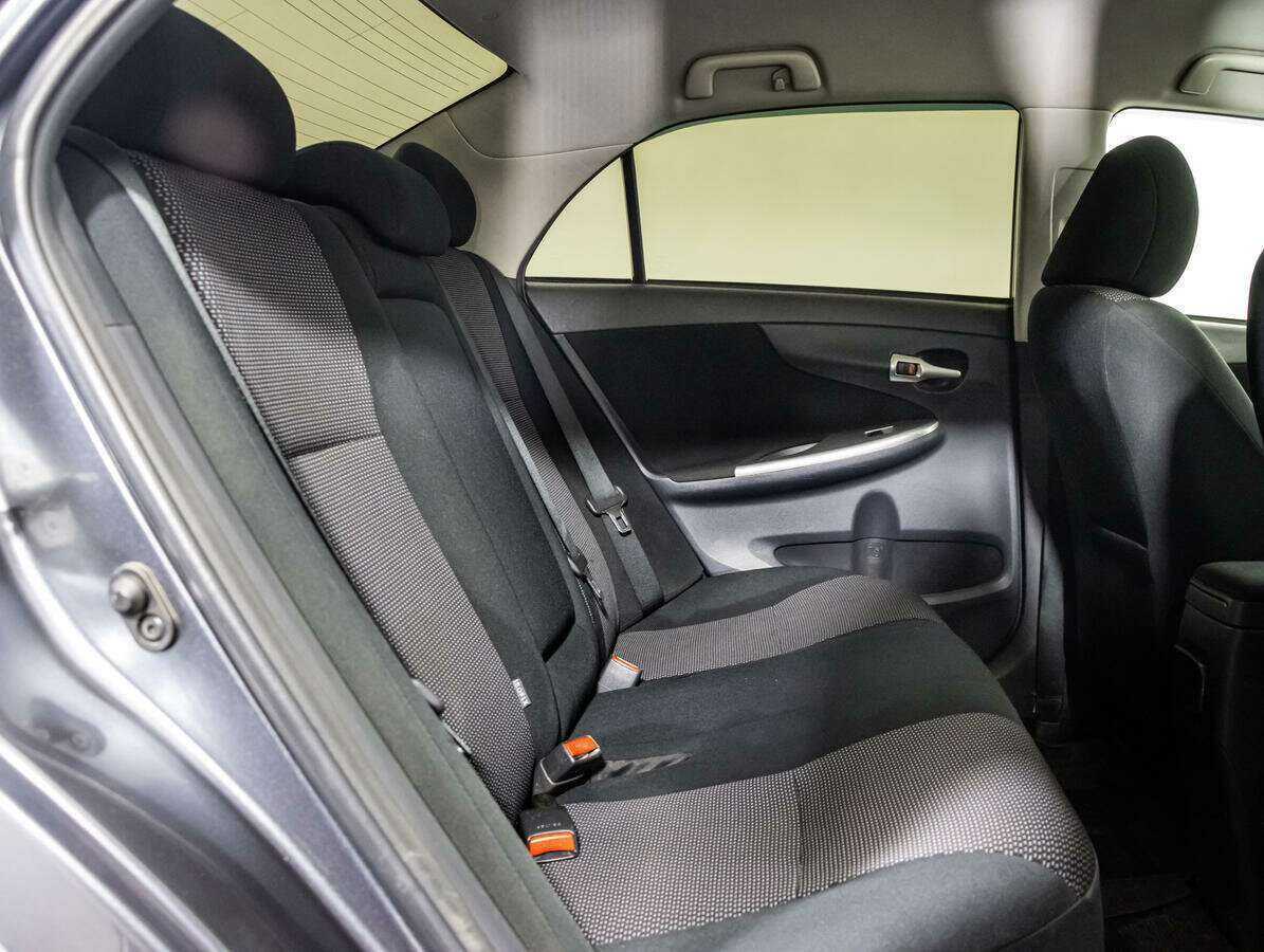 Toyota Corolla б/у, 2012, Механическая. Фото: #12