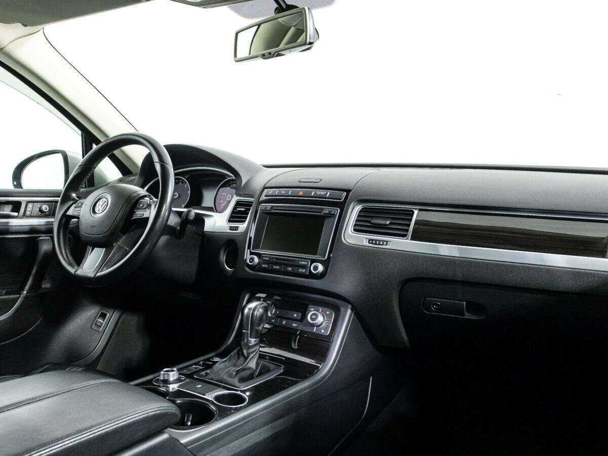 Volkswagen Touareg б/у, 2015, Автоматическая. Фото: #6