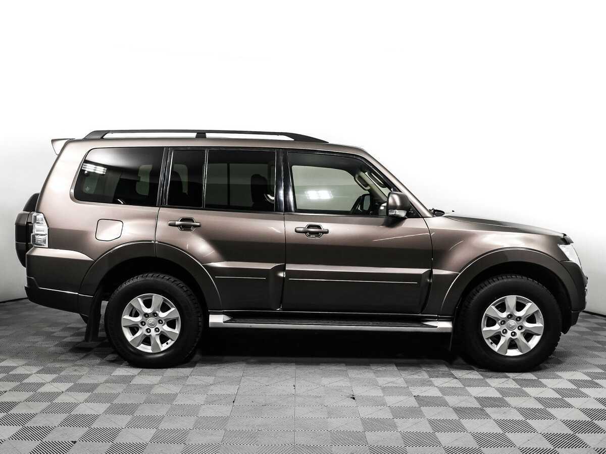 Mitsubishi Pajero б/у, 2015, Автоматическая. Фото: #3