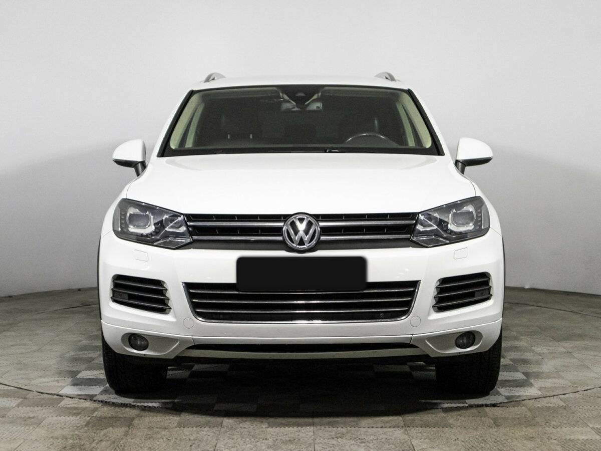 Volkswagen Touareg б/у, 2013, Автоматическая. Фото: #1