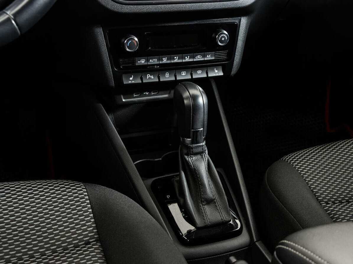 Volkswagen Polo б/у, 2021, Автоматическая. Фото: #10