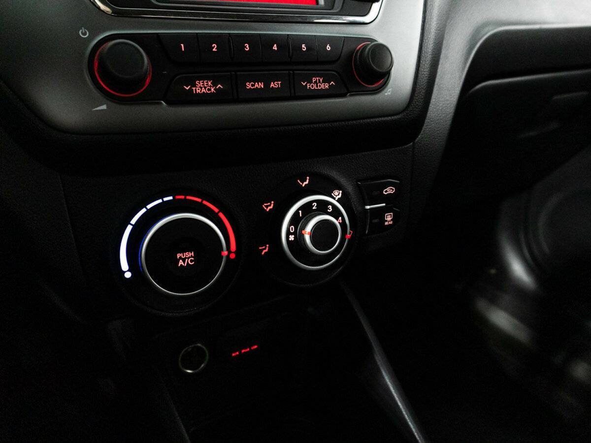 Kia Rio б/у, 2014, Механическая. Фото: #15