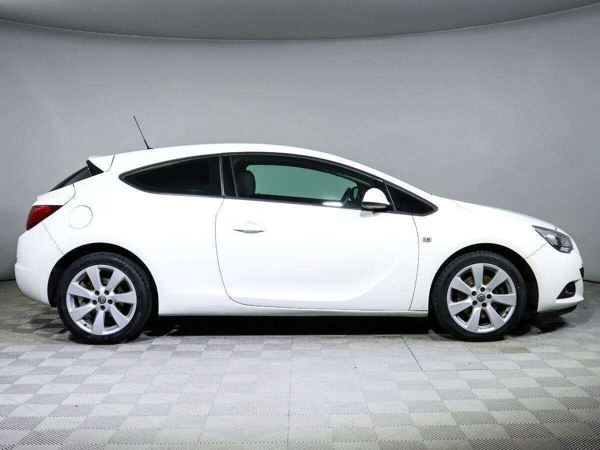 Opel Astra б/у, 2013, Механическая. Фото: #3