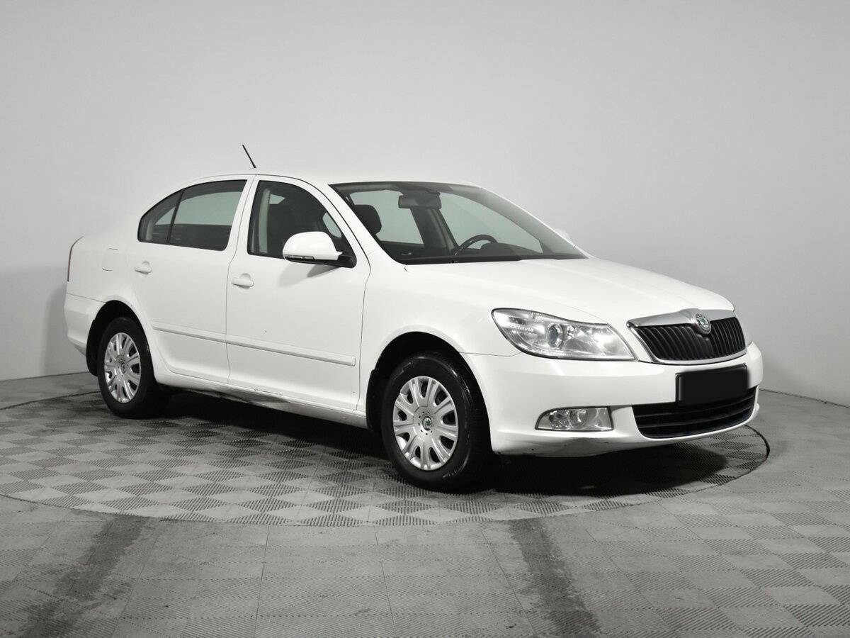 Skoda Octavia б/у, 2013, Механическая. Фото: #2