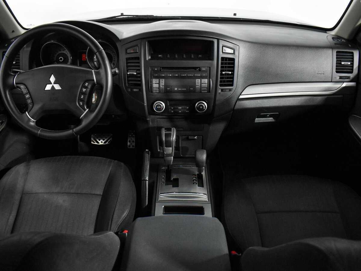 Mitsubishi Pajero б/у, 2013, Автоматическая. Фото: #12