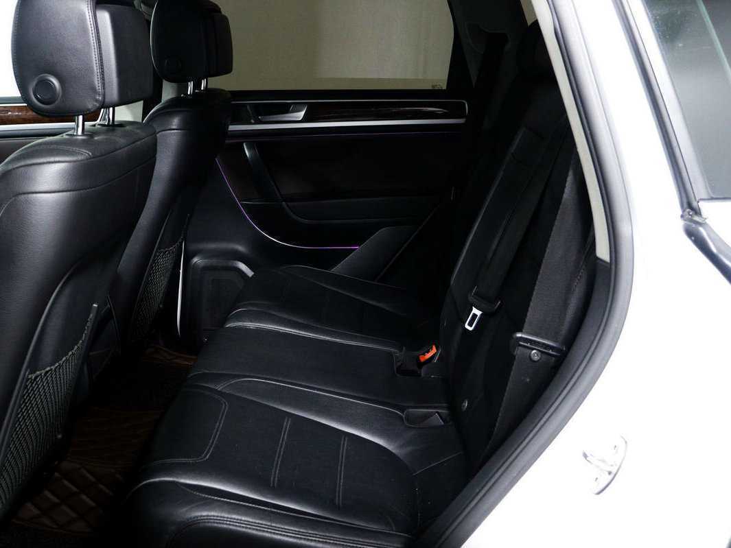Volkswagen Touareg б/у, 2012, Автоматическая. Фото: #11