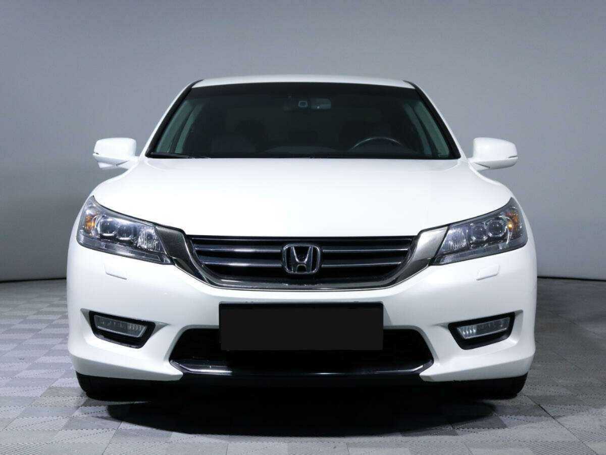 Honda Accord б/у, 2013, Автоматическая. Фото: #1