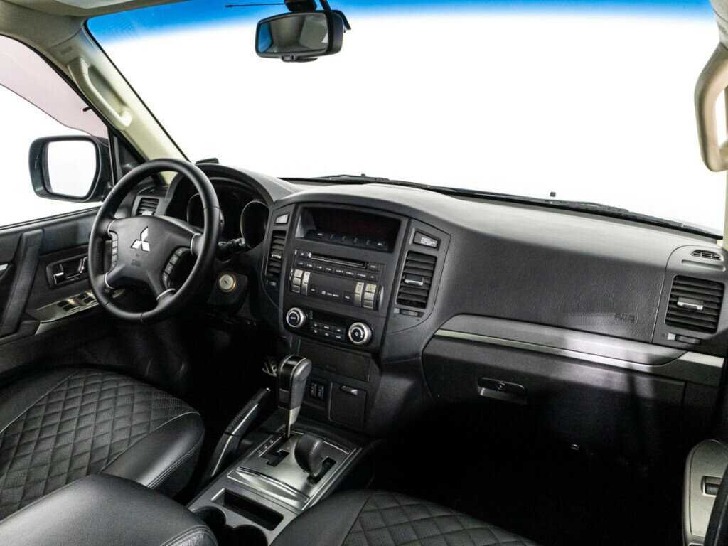 Mitsubishi Pajero б/у, 2013, Автоматическая. Фото: #11