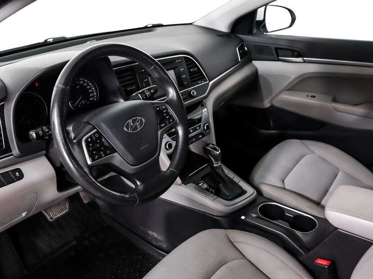 Hyundai Elantra б/у, 2017, Автоматическая. Фото: #8