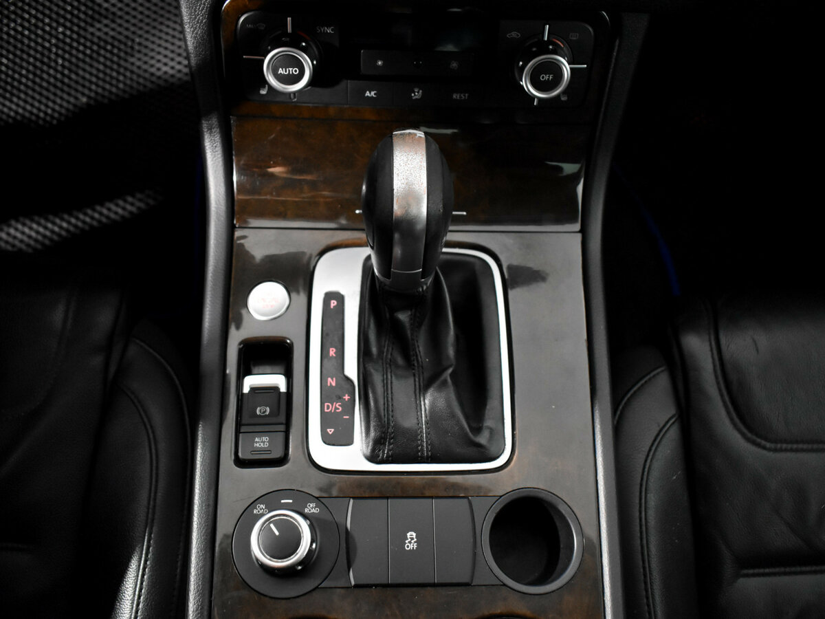 Volkswagen Touareg б/у, 2014, Автоматическая. Фото: #7