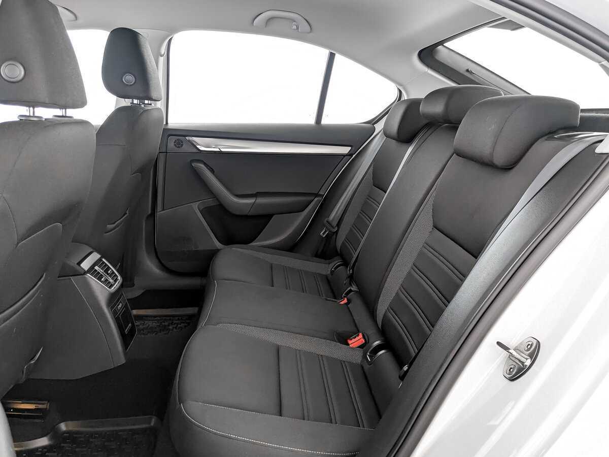 Skoda Octavia б/у, 2019, Механическая. Фото: #9