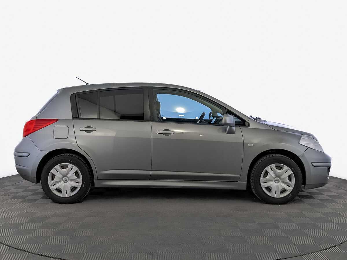 Nissan Tiida б/у, 2013, Автоматическая. Фото: #3