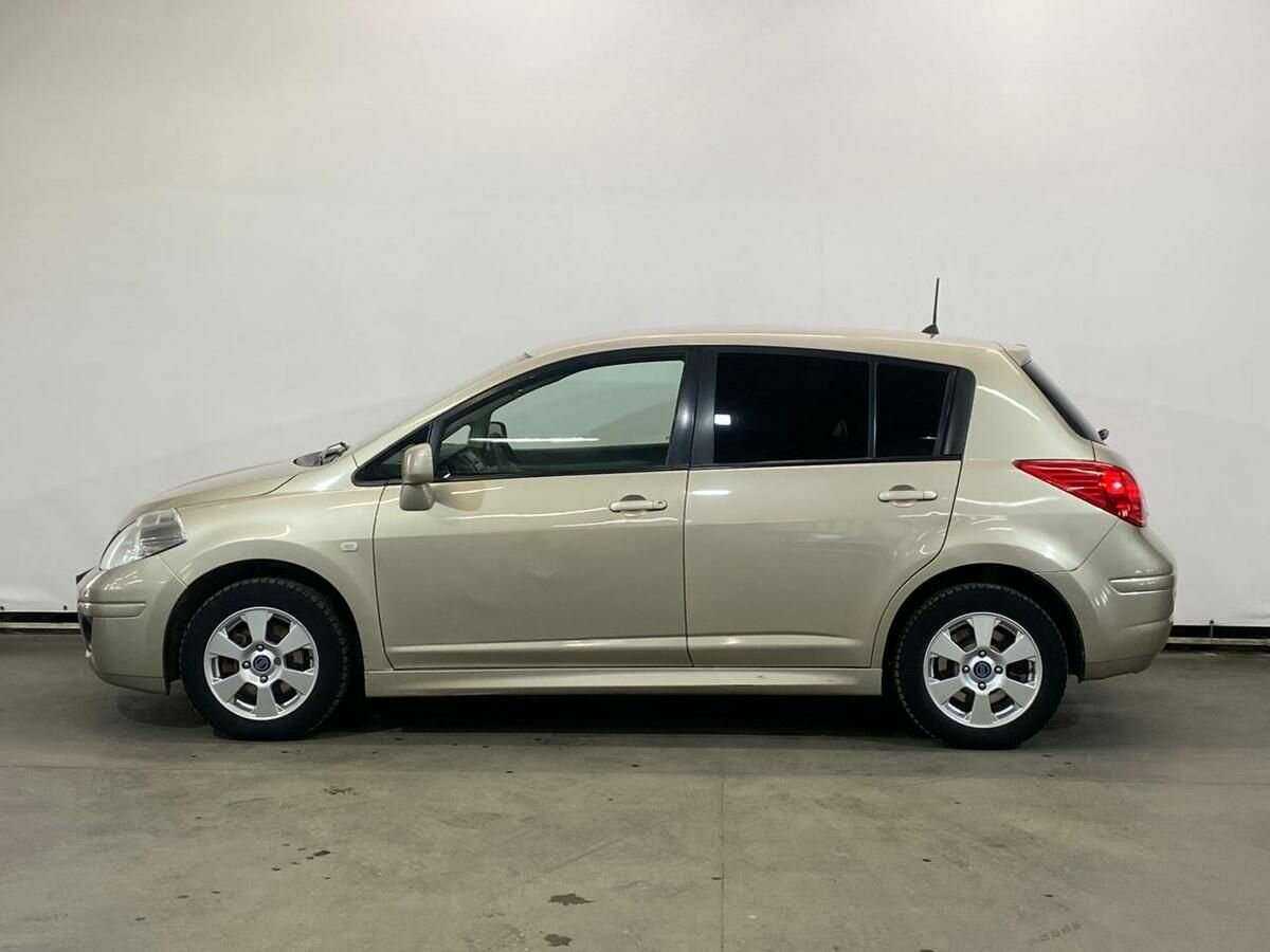 Nissan Tiida б/у, 2013, Механическая. Фото: #7