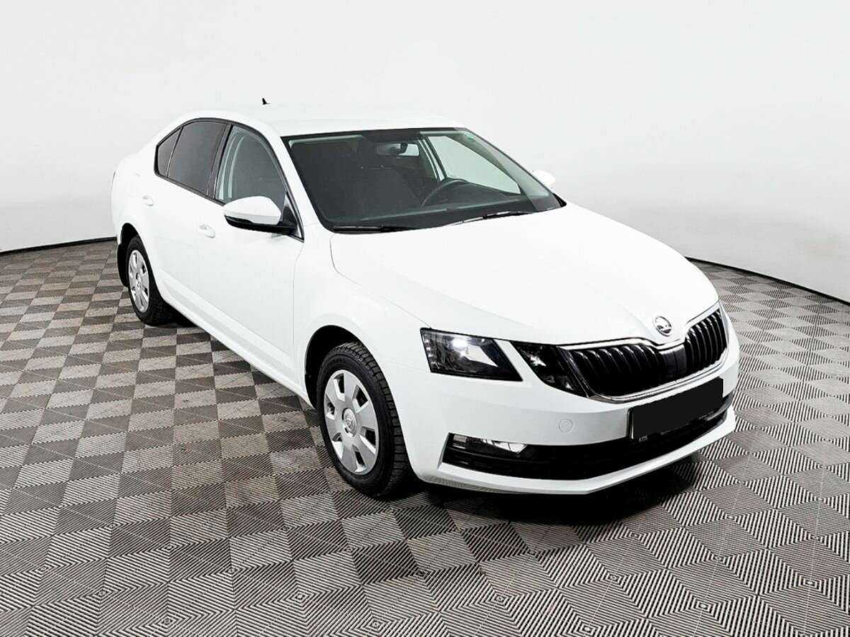 Skoda Octavia б/у, 2019, Механическая. Фото: #2