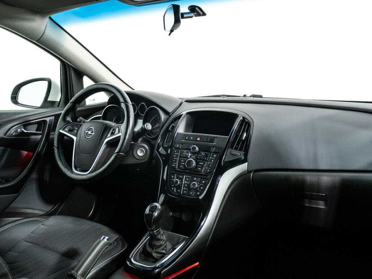 Opel Astra б/у, 2015, Механическая. Фото: #8