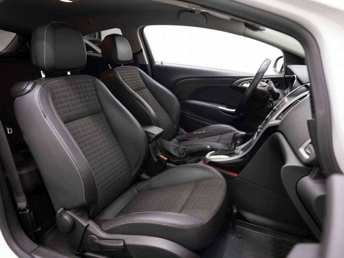 Opel Astra б/у, 2012, Автоматическая. Фото: #10