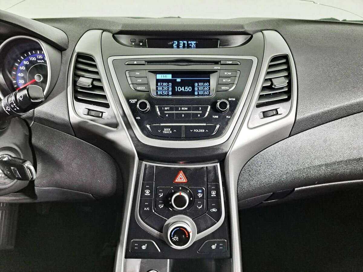 Hyundai Elantra б/у, 2015, Механическая. Фото: #14