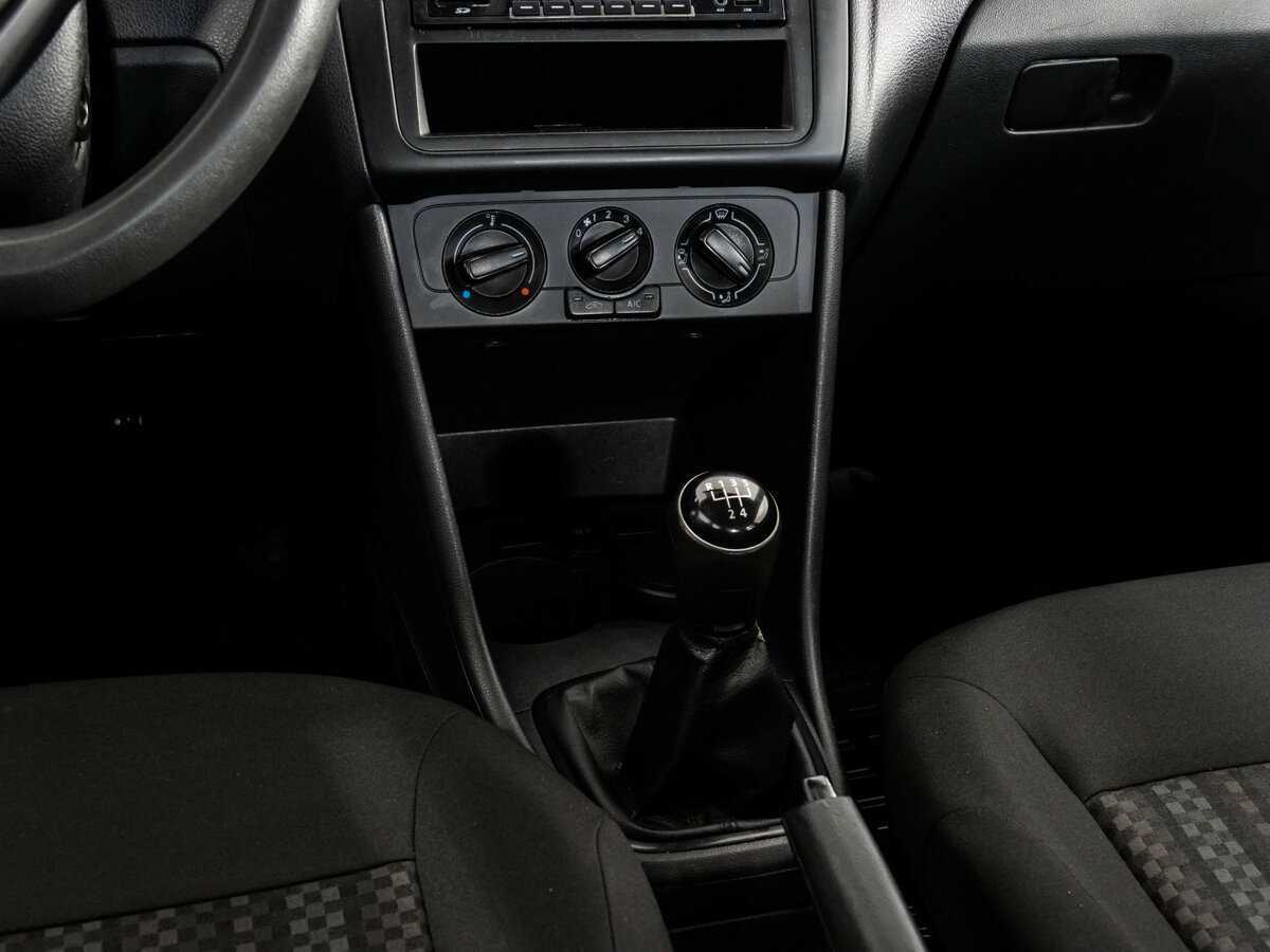 Volkswagen Polo б/у, 2018, Механическая. Фото: #9