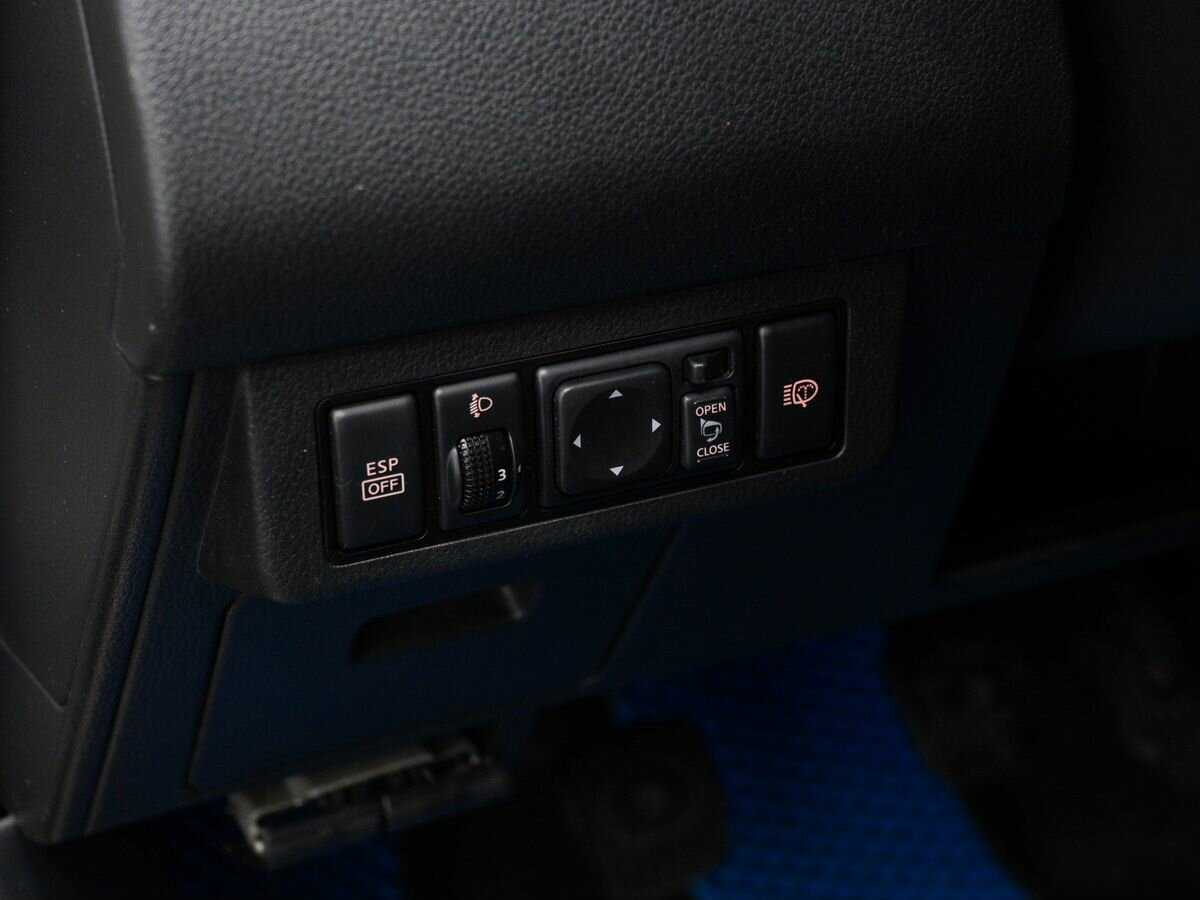 Nissan Tiida б/у, 2012, Механическая. Фото: #16