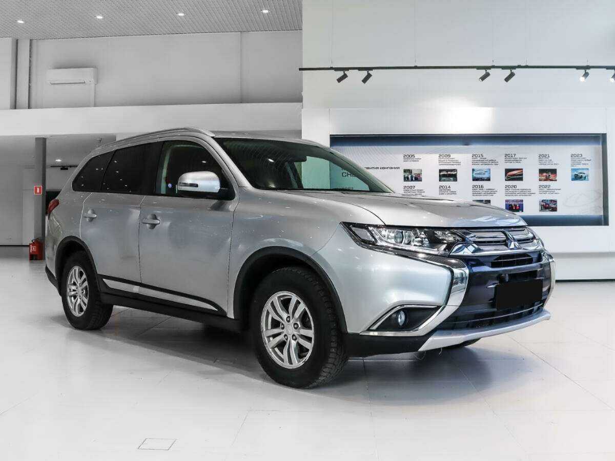 Mitsubishi Outlander б/у, 2016, Вариатор. Фото: #2