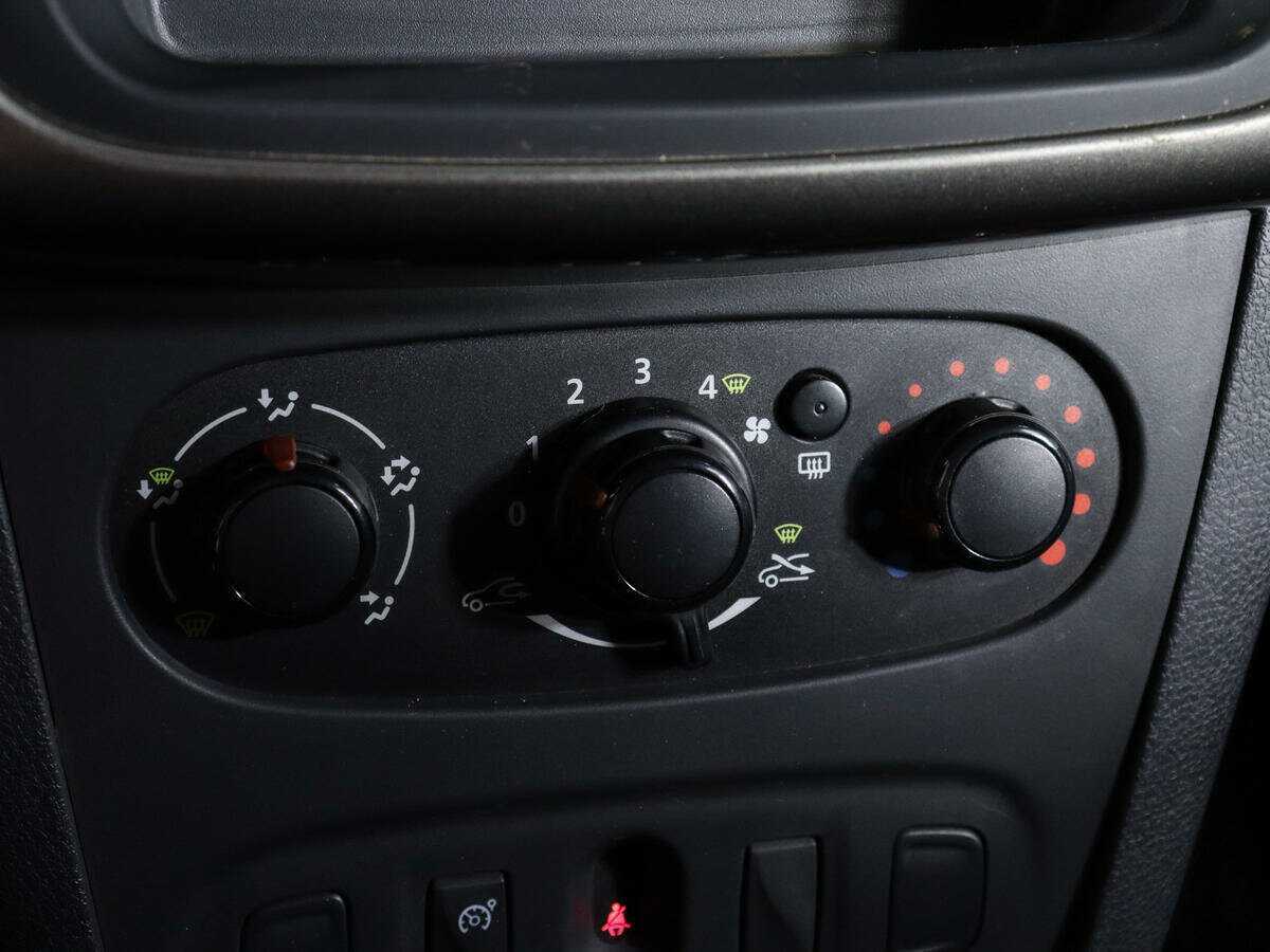 Renault Sandero б/у, 2015, Механическая. Фото: #17