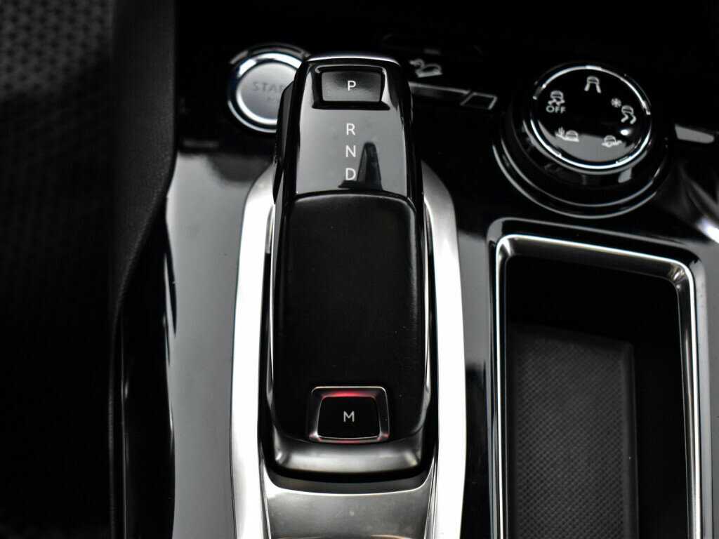 Peugeot 3008 б/у, 2018, Автоматическая. Фото: #12