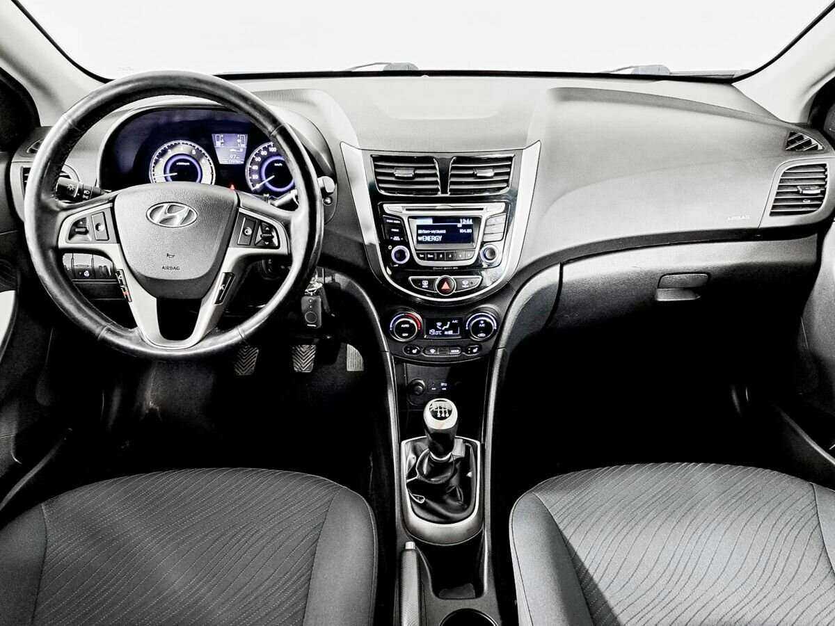 Hyundai Solaris б/у, 2015, Механическая. Фото: #11