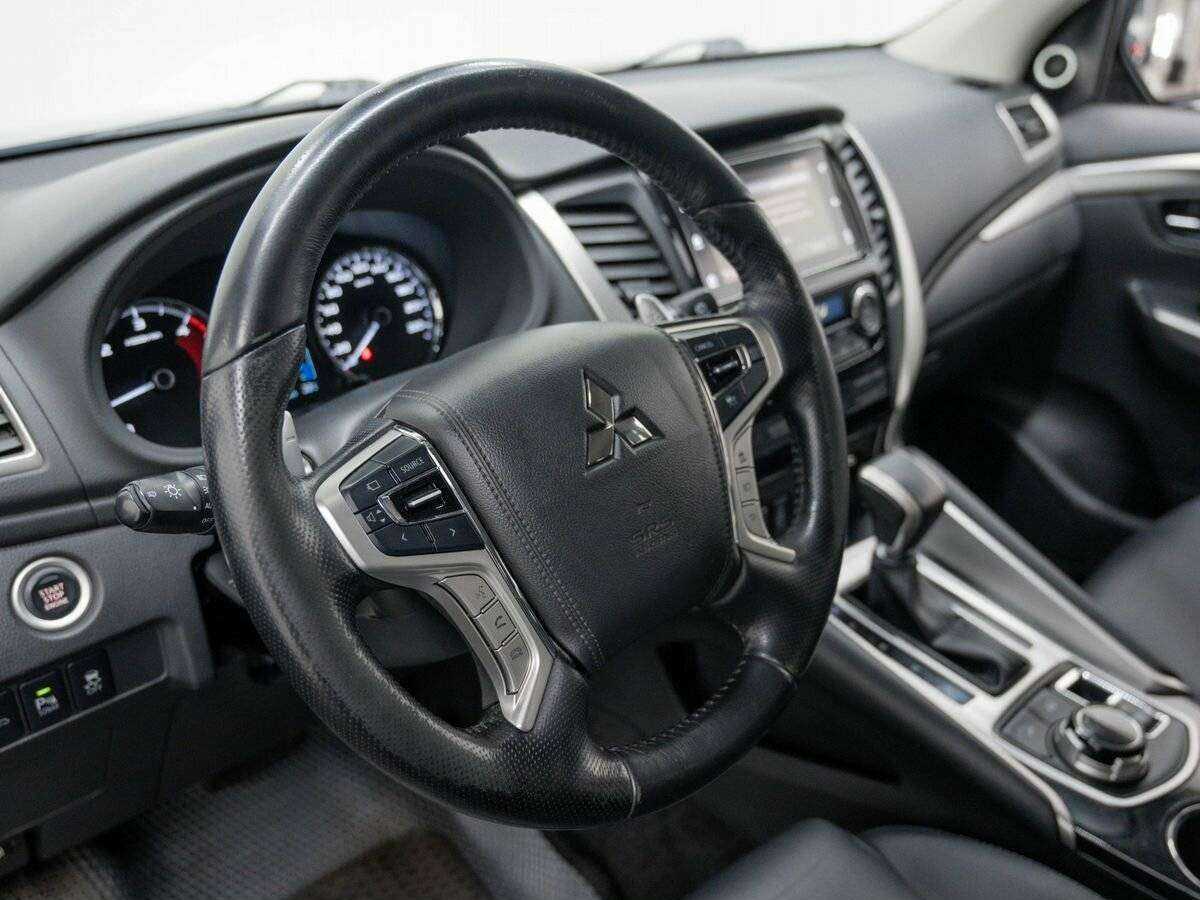 Mitsubishi Pajero Sport б/у, 2018, Автоматическая. Фото: #6