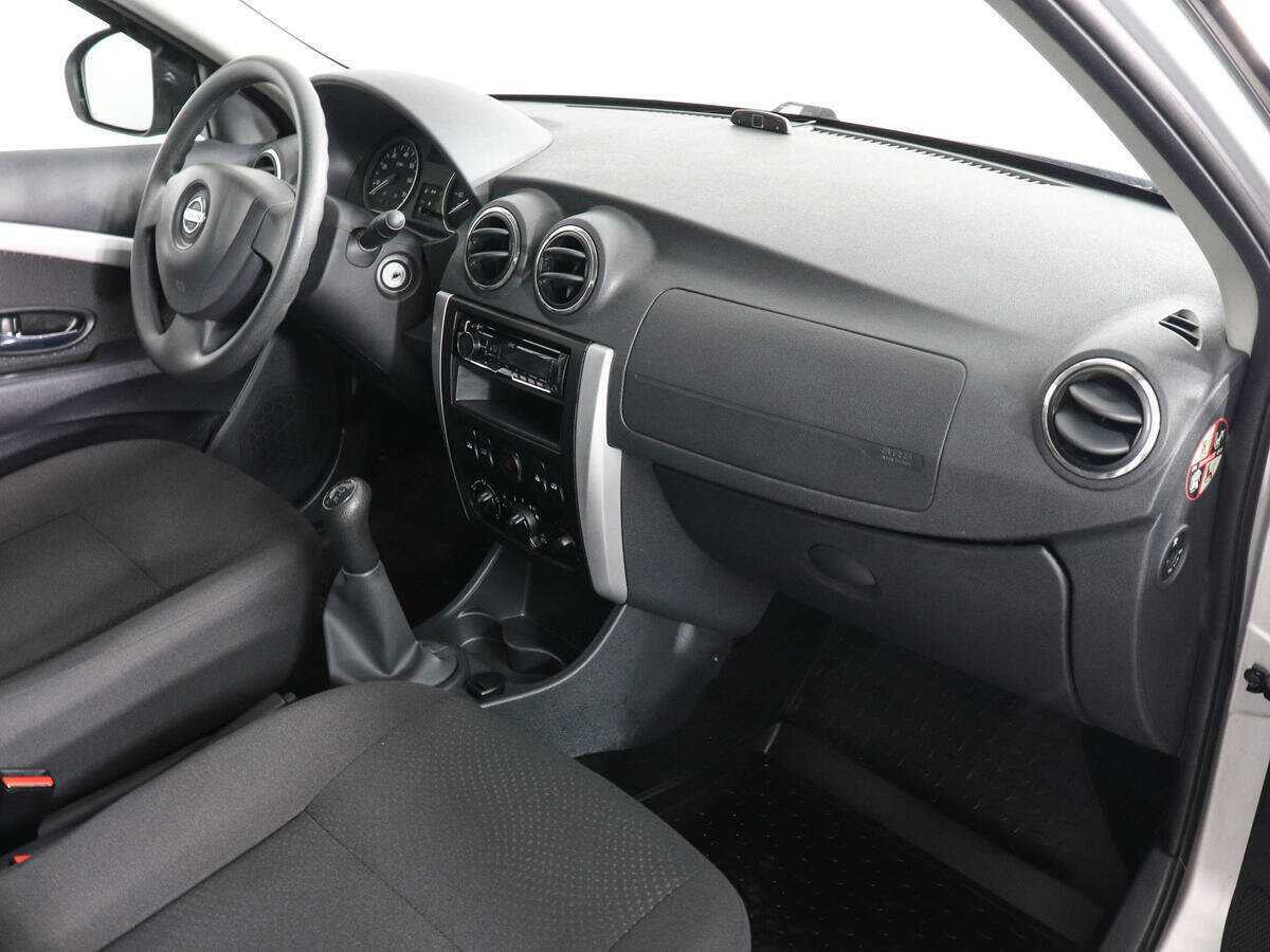 Nissan Almera б/у, 2016, Механическая. Фото: #9