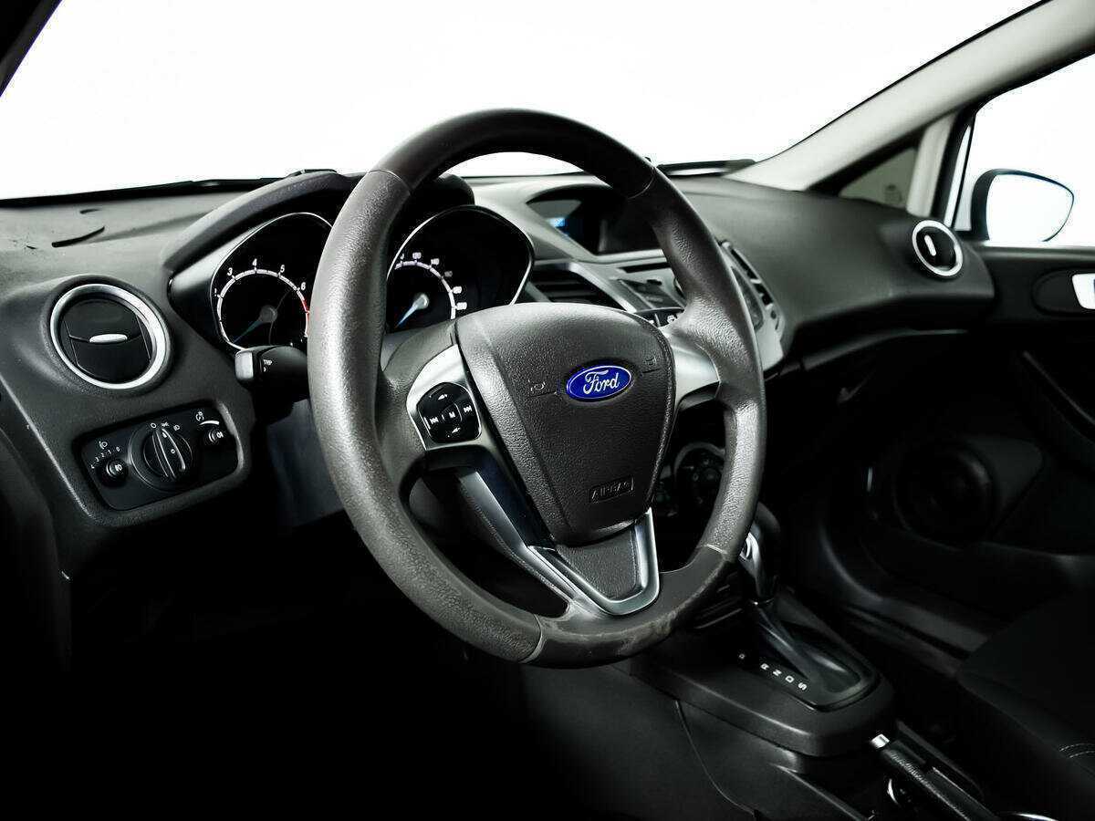 Ford Fiesta б/у, 2016, Роботизированная. Фото: #12