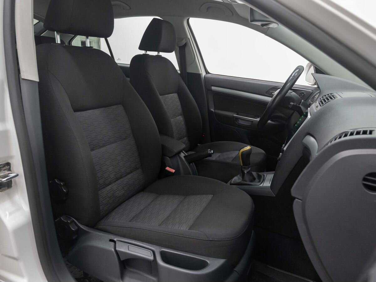 Skoda Octavia б/у, 2012, Механическая. Фото: #11