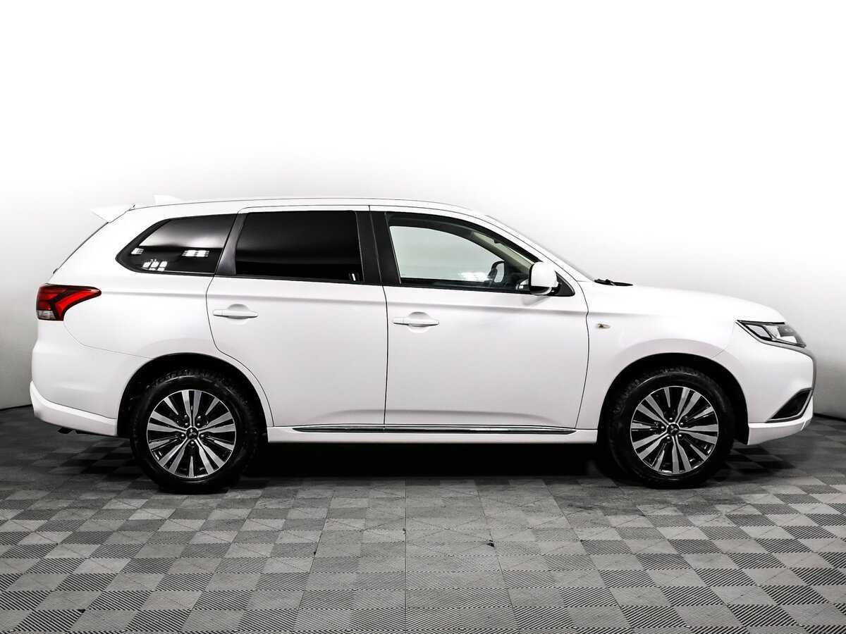 Mitsubishi Outlander б/у, 2022, Вариатор. Фото: #3