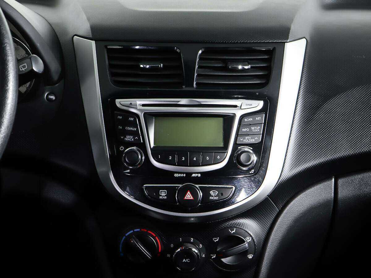 Hyundai Solaris б/у, 2012, Автоматическая. Фото: #11