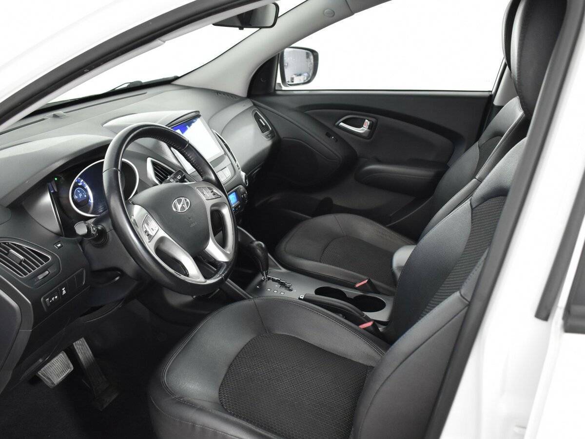 Hyundai ix35 б/у, 2013, Автоматическая. Фото: #8