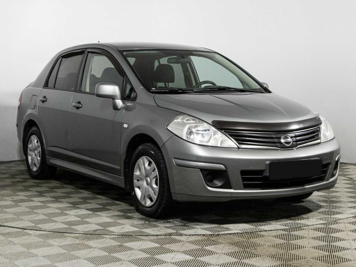 Nissan Tiida б/у, 2013, Механическая. Фото: #2