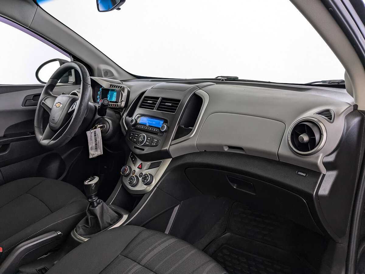 Chevrolet Aveo б/у, 2014, Механическая. Фото: #8